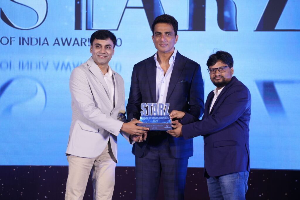 Receiving the award AI-ML Solution provider of the Year